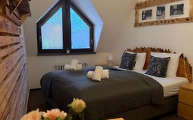 Penzion Mona Rooms & Apartments